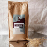 Café Crème 1kg Packung auf Tisch